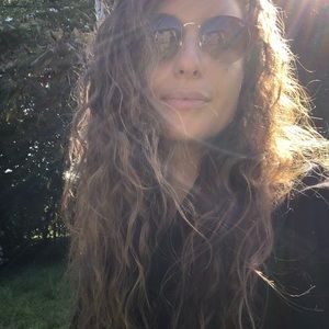 Meet your Posher, Angela